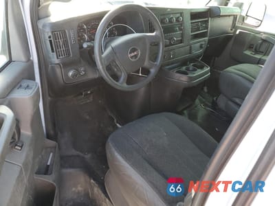 Zdjęcie 8 z 14 samochodu: 2018 GMC SAVANA G2500 VIN:1GTW7AFG6J1911445 - miniatura