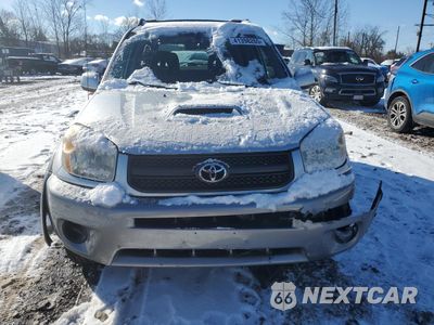Piąte zdjęcie samochodu w środku: 2004 TOYOTA RAV4 VIN:JTEGD20V840014319 - miniatura