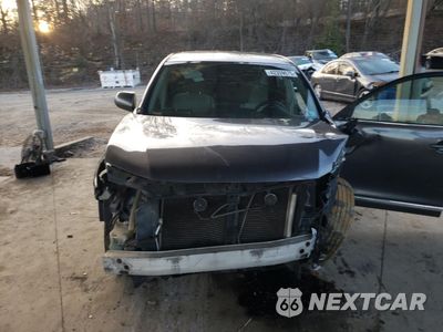 Piąte zdjęcie samochodu w środku: 2013 TOYOTA HIGHLANDER BASE VIN:5TDBK3EH0DS261294 - miniatura