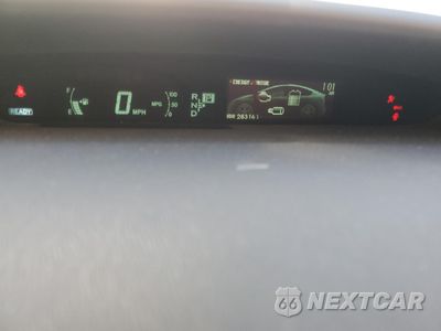 Zdjęcie 9 z 14 samochodu: 2015 TOYOTA PRIUS VIN:JTDKN3DU4F0470078 - miniatura