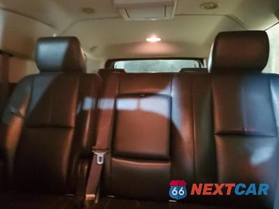 Zdjęcie 10 z 12 samochodu: 2013 CHEVROLET SUBURBAN C1500 LT VIN:1GNSCJE09DR193546 - miniatura