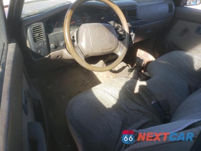 Zdjęcie 8 z 14 samochodu: 1996 TOYOTA TACOMA VIN:4TAPM62N1TZ148149 - miniatura