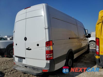 Trzecie zdjęcie samochodu z tyłu: 2013 MERCEDES-BENZ SPRINTER 2500 VIN:WD3PE8CC1D5804086 - miniatura