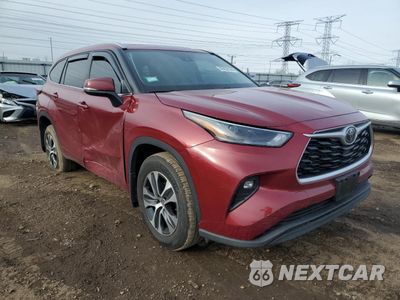Czwarte zdjęcie samochodu z boku: 2022 TOYOTA HIGHLANDER XLE VIN:5TDHZRBH4NS177221 - miniatura