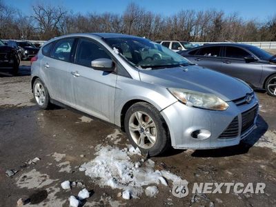 Czwarte zdjęcie samochodu z boku: 2014 FORD FOCUS SE VIN:1FADP3K21EL157450 - miniatura