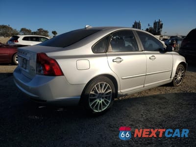 Trzecie zdjęcie samochodu z tyłu: 2011 VOLVO S40 T5 VIN:YV1672MSXB2536419 - miniatura