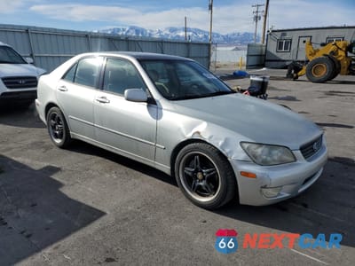 Czwarte zdjęcie samochodu z boku: 2001 LEXUS IS 300 VIN:JTHBD182010028812 - miniatura