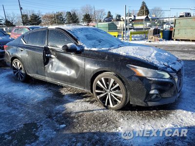 Czwarte zdjęcie samochodu z boku: 2019 NISSAN ALTIMA PLATINUM VIN:1N4BL4FV6KC108480 - miniatura