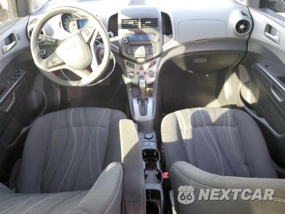 Zdjęcie 8 z 12 samochodu: 2014 CHEVROLET SONIC LT VIN:1G1JC5SH4E4186775 - miniatura