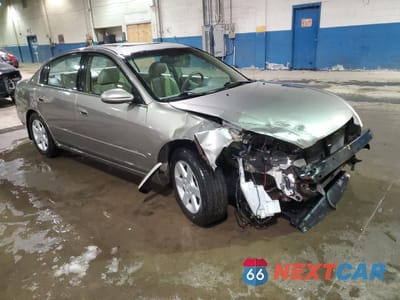 Czwarte zdjęcie samochodu z boku: 2002 NISSAN ALTIMA BASE VIN:1N4AL11E12C701097 - miniatura