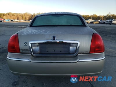 Zdjęcie 6 z 14 samochodu: 2010 LINCOLN TOWN CAR SIGNATURE LIMITED VIN:2LNBL8CV0AX620979 - miniatura