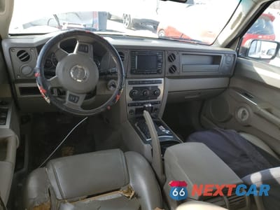 Zdjęcie 8 z 13 samochodu: 2006 JEEP COMMANDER VIN:1J8HG48N96C245904 - miniatura