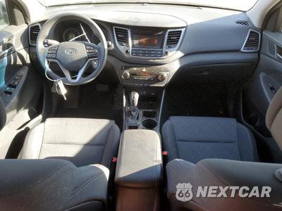 Zdjęcie 8 z 14 samochodu: 2018 HYUNDAI TUCSON SE VIN:KM8J2CA43JU632952 - miniatura