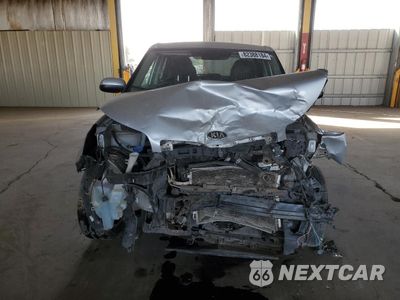Piąte zdjęcie samochodu w środku: 2016 KIA SOUL VIN:KNDJN2A2XG7872124 - miniatura