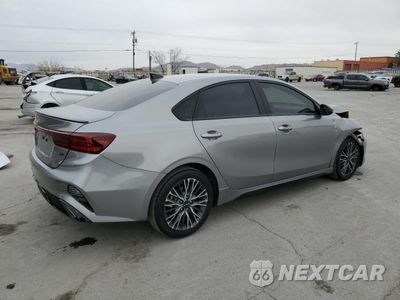 Trzecie zdjęcie samochodu z tyłu: 2023 KIA FORTE GT LINE VIN:3KPF54AD9PE613370 - miniatura