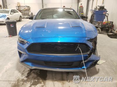 Piąte zdjęcie samochodu w środku: 2021 FORD MUSTANG VIN:1FA6P8TH3M5118760 - miniatura
