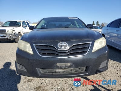 Piąte zdjęcie samochodu w środku: 2011 TOYOTA CAMRY BASE VIN:4T1BF3EK1BU180714 - miniatura