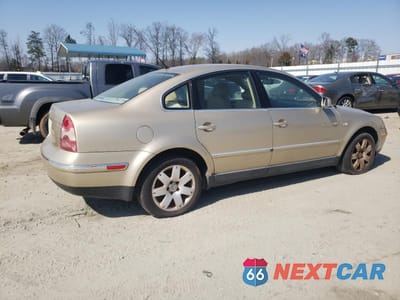 Trzecie zdjęcie samochodu z tyłu: 2003 VOLKSWAGEN PASSAT GLX VIN:WVWRH63B73P038515 - miniatura