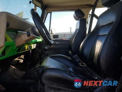 Zdjęcie 7 z 14 samochodu: 1991 JEEP WRANGLER / YJ SAHARA VIN:2J4FY49S9MJ104120 - miniatura