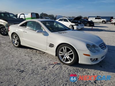 Czwarte zdjęcie samochodu z boku: 2008 MERCEDES-BENZ SL 550 VIN:WDBSK71F38F140629 - miniatura