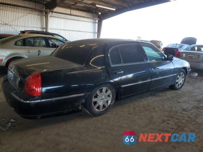 Trzecie zdjęcie samochodu z tyłu: 2008 LINCOLN TOWN CAR EXECUTIVE L VIN:2LNHM84W78X663465 - miniatura