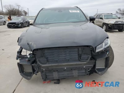 Piąte zdjęcie samochodu w środku: 2023 JAGUAR F-PACE SVR VIN:SADCZ2EE4PA711647 - miniatura