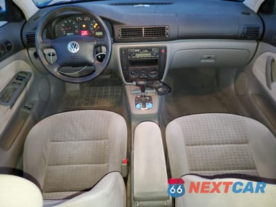 Zdjęcie 8 z 15 samochodu: 2000 VOLKSWAGEN PASSAT GLS VIN:WVWMA23B0YP300938 - miniatura