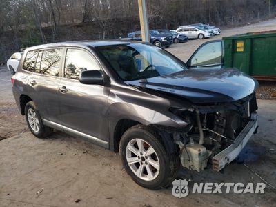 Czwarte zdjęcie samochodu z boku: 2013 TOYOTA HIGHLANDER BASE VIN:5TDBK3EH0DS261294 - miniatura