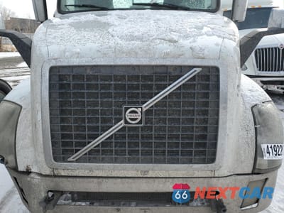 Zdjęcie 7 z 10 samochodu: 2015 VOLVO VN VNL VIN:4V4NC9EH1FN921059 - miniatura