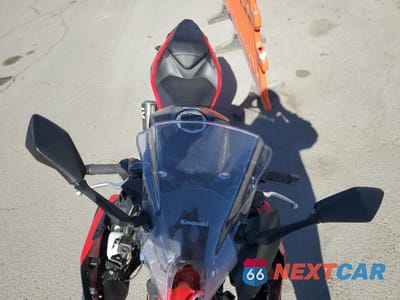 Piąte zdjęcie samochodu w środku: 2024 KAWASAKI EX500 A VIN:ML5EXGJ13RDA21378 - miniatura
