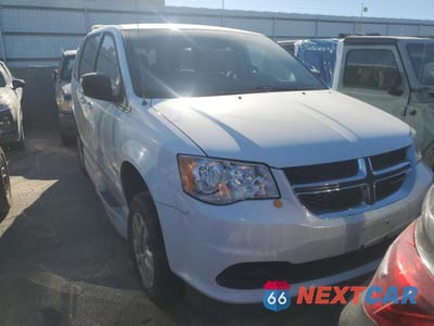 Piąte zdjęcie samochodu w środku: 2018 DODGE GRAND CARAVAN SE VIN:2C7WDGBGXJR209872 - miniatura