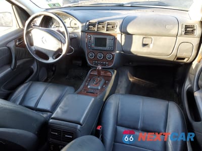 Zdjęcie 8 z 13 samochodu: 2004 MERCEDES-BENZ ML 500 VIN:4JGAB75E74A471778 - miniatura