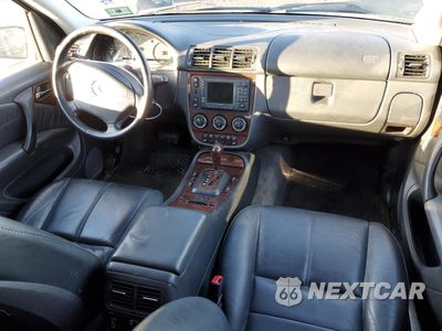 Zdjęcie 8 z 13 samochodu: 2004 MERCEDES-BENZ ML 500 VIN:4JGAB75E74A471778 - miniatura