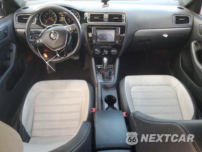 Zdjęcie 8 z 14 samochodu: 2016 VOLKSWAGEN JETTA SPORT VIN:3VWD17AJ7GM331435 - miniatura