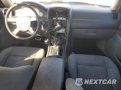 Zdjęcie 8 z 12 samochodu: 2005 CHRYSLER 300 VIN:2C3JA43R35H664271 - miniatura