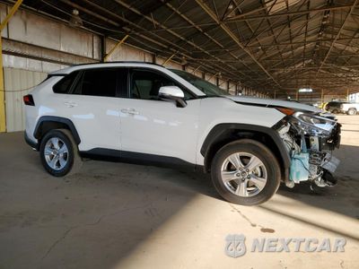 Czwarte zdjęcie samochodu z boku: 2020 TOYOTA RAV4 XLE VIN:2T3W1RFV9LW088948 - miniatura