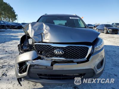 Piąte zdjęcie samochodu w środku: 2016 KIA SORENTO LX VIN:5XYPGDA35GG148174 - miniatura