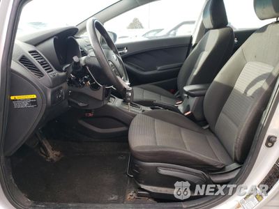 Zdjęcie 7 z 14 samochodu: 2015 KIA FORTE LX VIN:KNAFX4A65F5381806 - miniatura