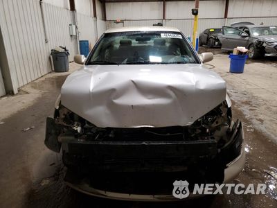 Piąte zdjęcie samochodu w środku: 2000 TOYOTA CAMRY CE VIN:4T1BG22K5YU666429 - miniatura