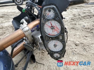 Zdjęcie 7 z 10 samochodu: 2006 SUZUKI GSX1300 R VIN:JS1GW71A862110105 - miniatura
