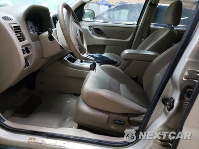 Zdjęcie 7 z 15 samochodu: 2005 FORD ESCAPE XLT VIN:1FMYU93195KB32066 - miniatura