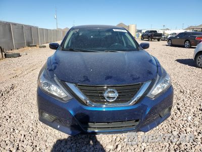 Piąte zdjęcie samochodu w środku: 2017 NISSAN ALTIMA 2.5 VIN:1N4AL3AP1HC486584 - miniatura