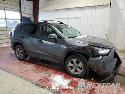 Czwarte zdjęcie samochodu z boku: 2024 TOYOTA RAV4 XLE VIN:4T3RWRFV1RU140421 - miniatura