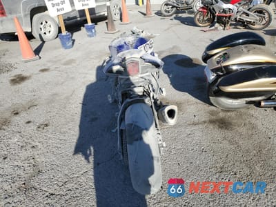 Czwarte zdjęcie samochodu z boku: 2024 YAMAHA YZFR1 VIN:JYARN66E4RA004103 - miniatura
