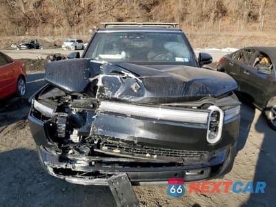 Piąte zdjęcie samochodu w środku: 2025 RIVIAN R1S ADVENTURE VIN:7PDSGBBA2SN050841 - miniatura