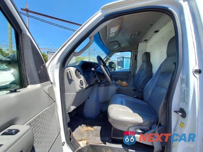 Czwarte zdjęcie samochodu z boku: 2014 FORD ECONOLINE E350 SUPER DUTY VAN VIN:1FTSS3EL8EDA02280 - miniatura