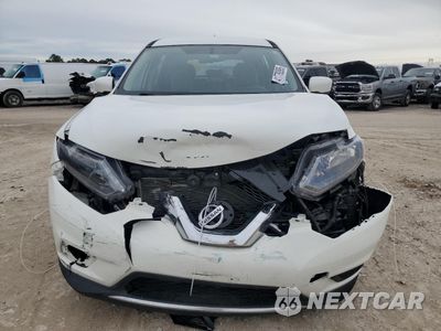 Piąte zdjęcie samochodu w środku: 2016 NISSAN ROGUE S VIN:JN8AT2MT0GW023849 - miniatura