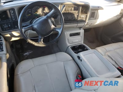 Zdjęcie 8 z 13 samochodu: 2000 CHEVROLET SUBURBAN K1500 VIN:3GNFK16T1YG119668 - miniatura