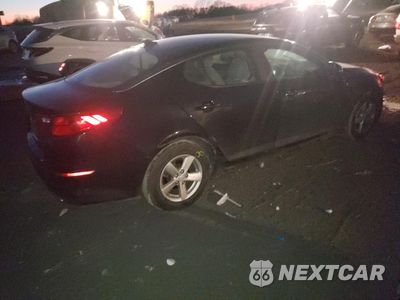 Trzecie zdjęcie samochodu z tyłu: 2015 KIA OPTIMA LX VIN:KNAGM4A72F5652911 - miniatura