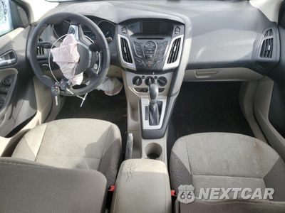 Zdjęcie 8 z 13 samochodu: 2014 FORD FOCUS SE VIN:1FADP3K21EL418074 - miniatura